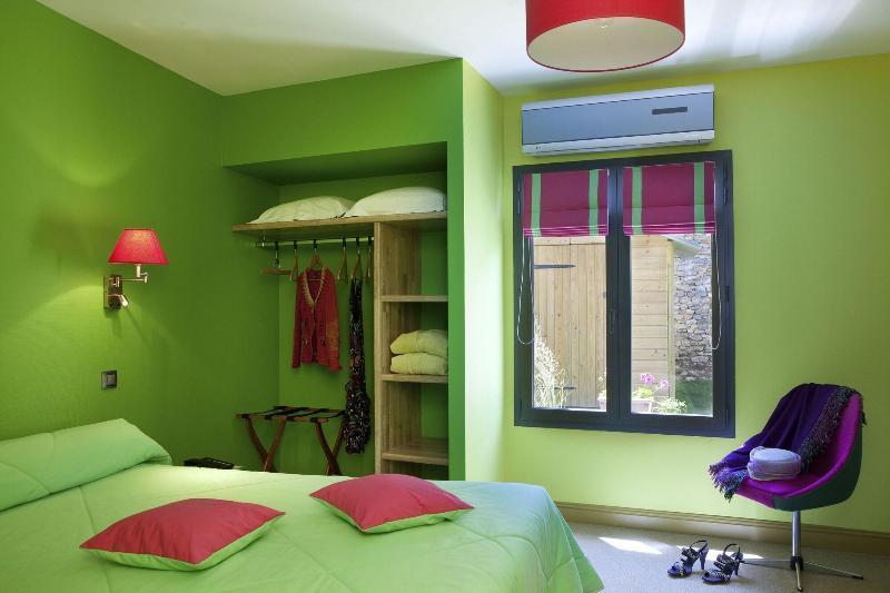 Logis Hotel O En Couleur Oucques Kültér fotó