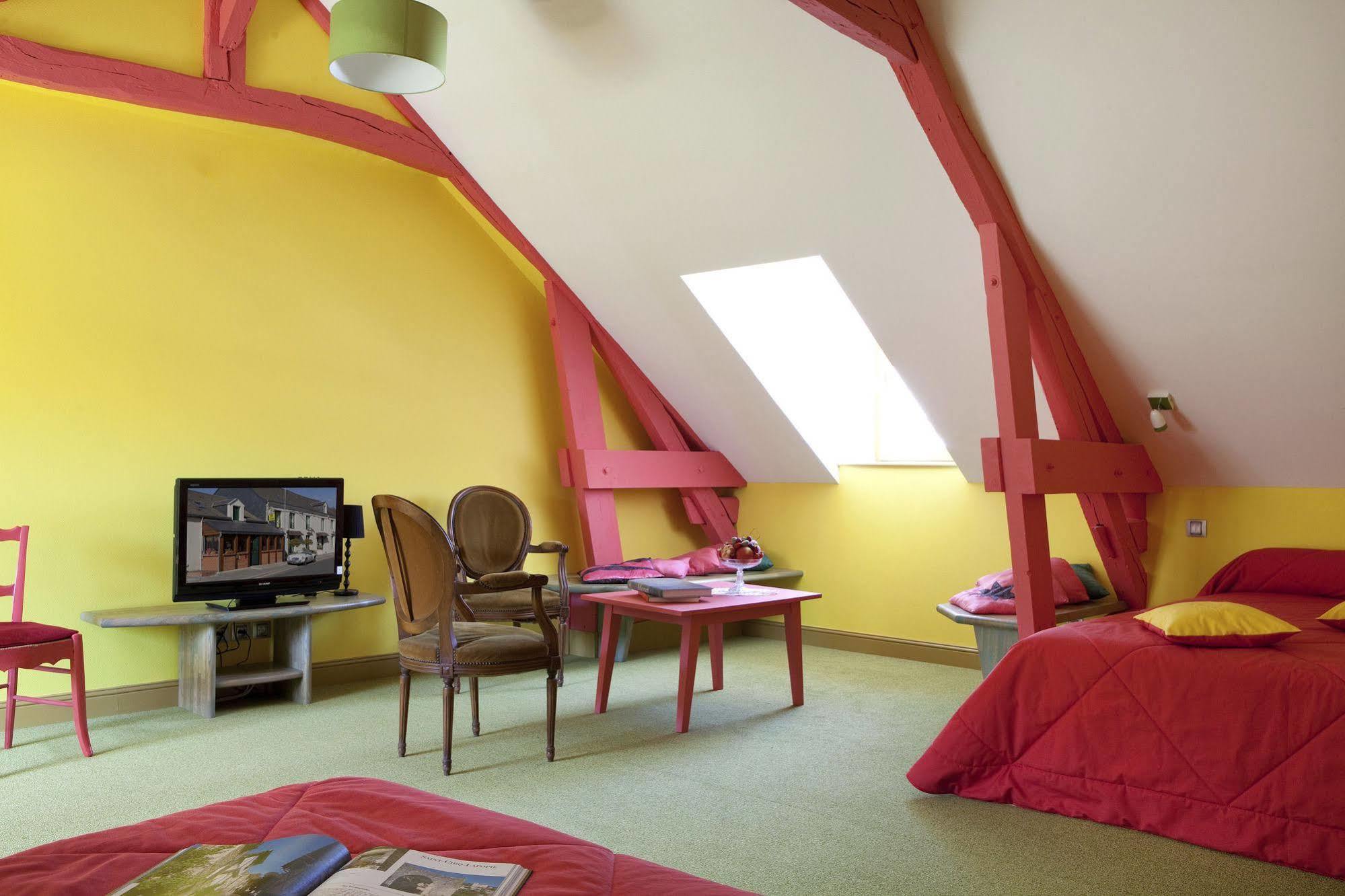 Logis Hotel O En Couleur Oucques Kültér fotó